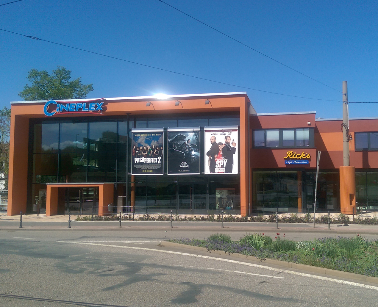 Cineplex Kino Gotha ©wikimedia commons/Elmar Nolte
